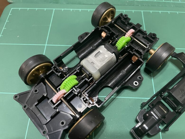 ライザンシャーシ組み立て