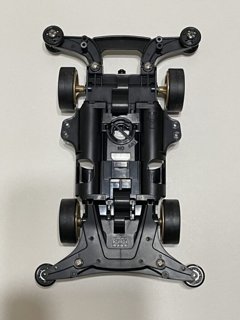 ライザンMEシャーシ完成品　底面