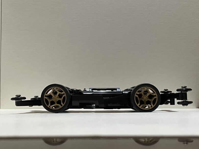 ライザンMEシャーシ完成品　側面